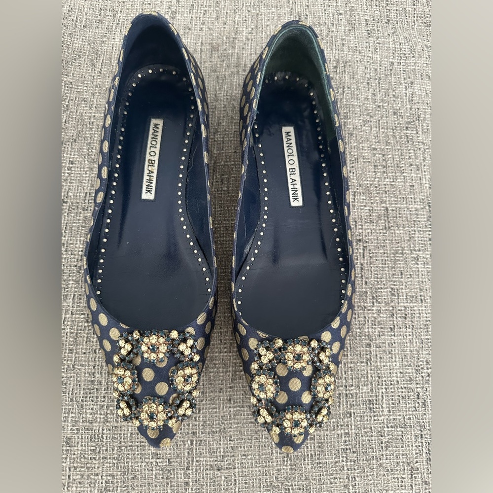 Manolo Blahnik Hangisi navy flats
